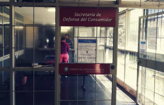 Infraccionaron a las empresas “Cobro Express” y Rapipago por cobro de plus en sus servicios de cobranza